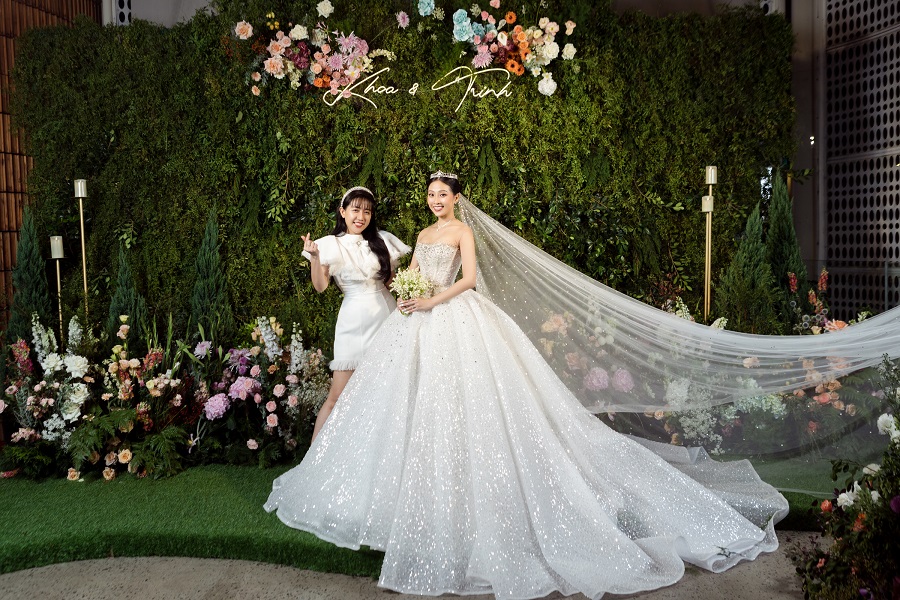 Xứng danh con đại gia 3 chiếc váy cưới của ái nữ nhà Minh Nhựa sơ sơ 11  tỷ đồng