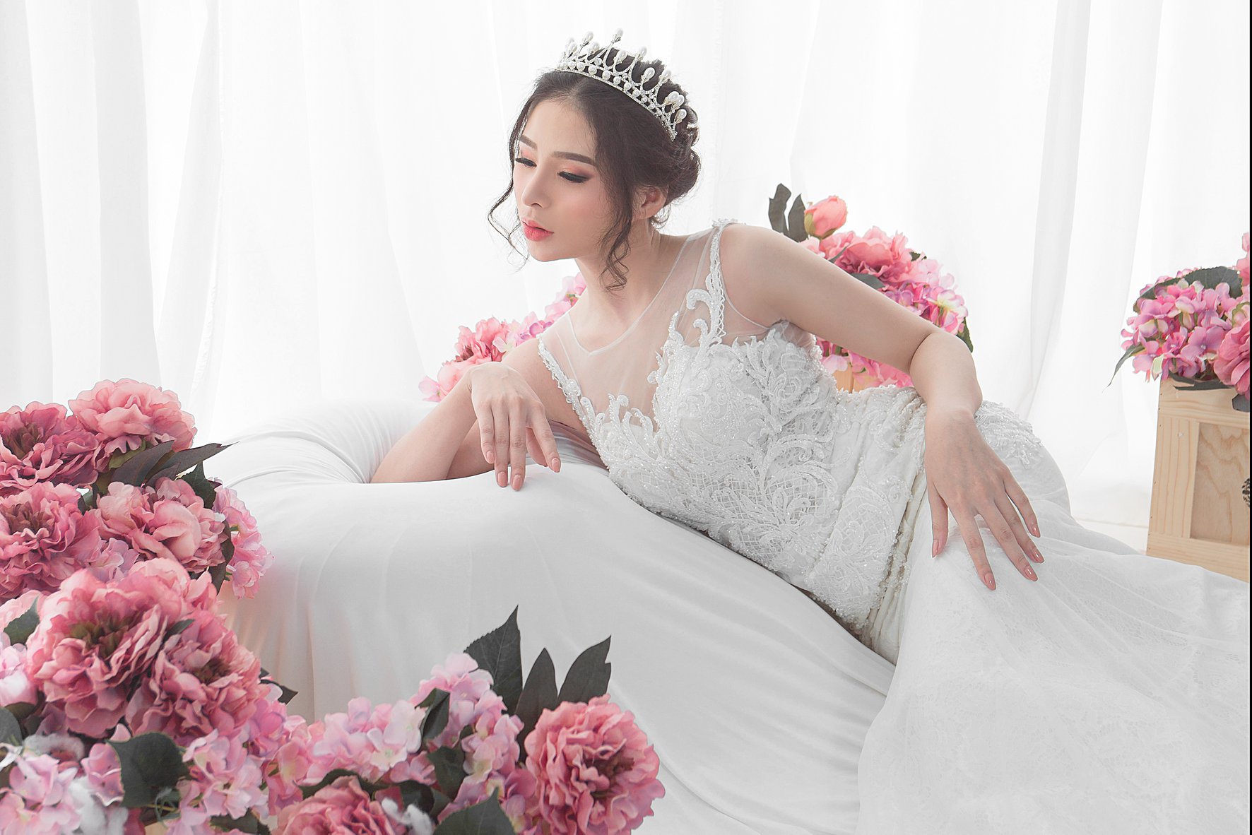 Ảnh cưới Hàn Quốc luôn nhẹ nhàng, lãng mạn, tình cảm,...được nhiều cặp đôi lựa chọn