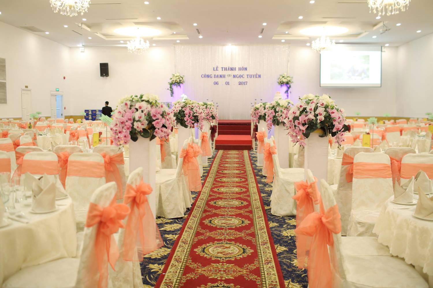 Tổ chức tiệc cưới tại Queen Plaza 