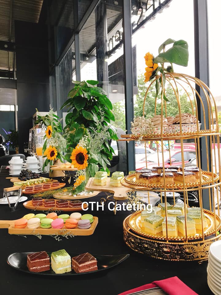 Tiệc buffet cơ quan