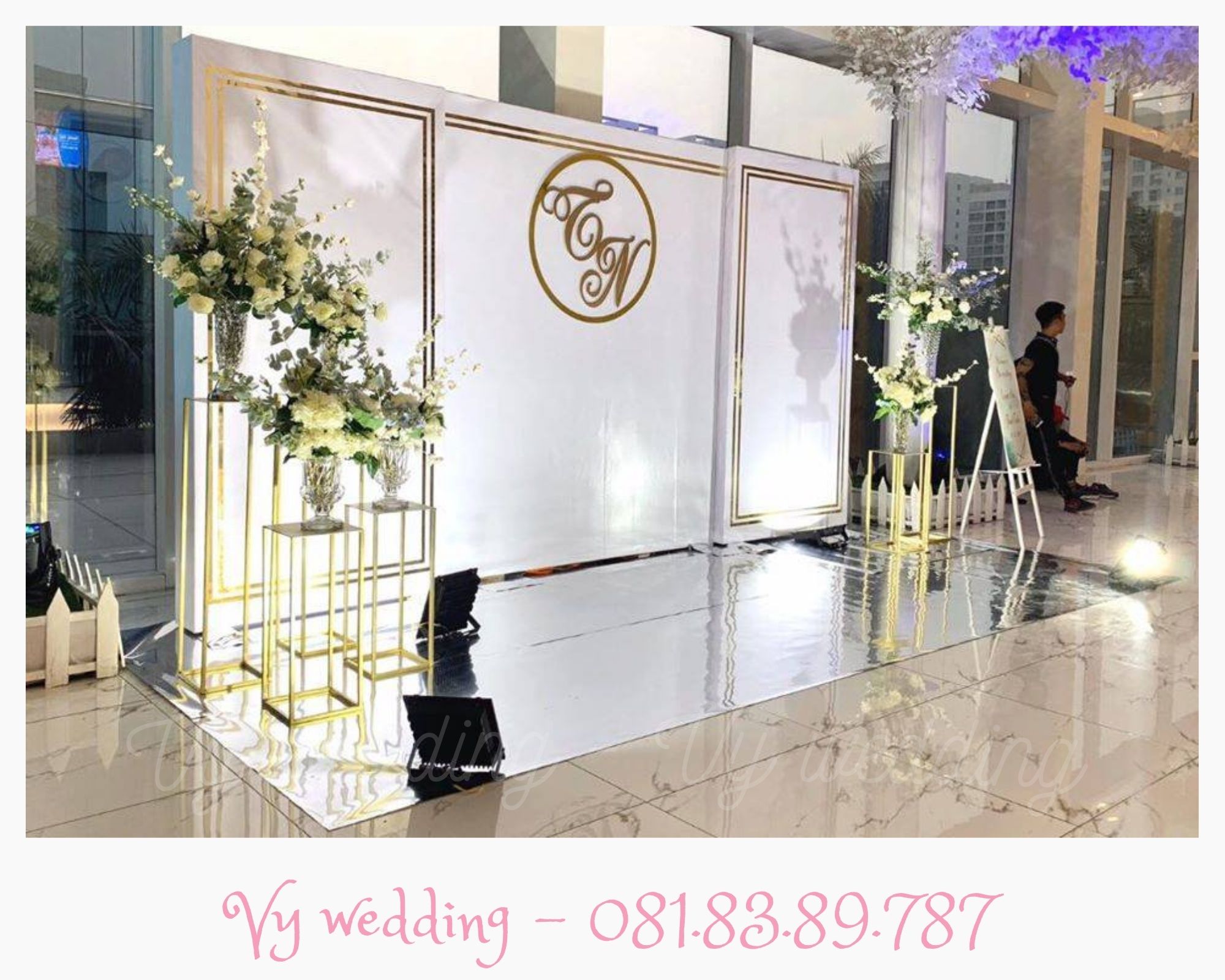 Trang trí backdrop nhà hàng phông cứng giá rẻ gói Elegant 2