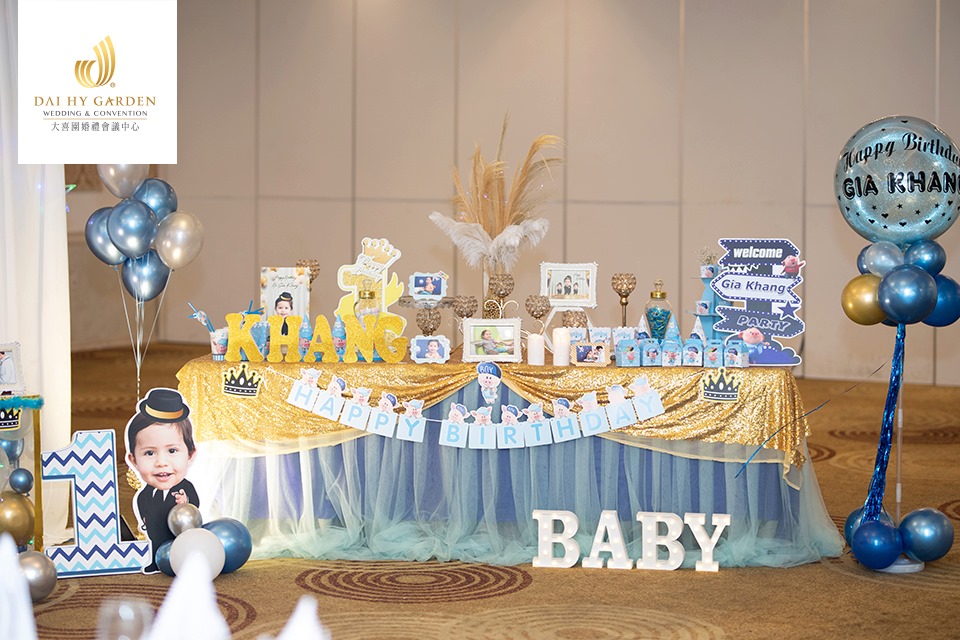 tổ chức sinh nhật tại nhà hàng 