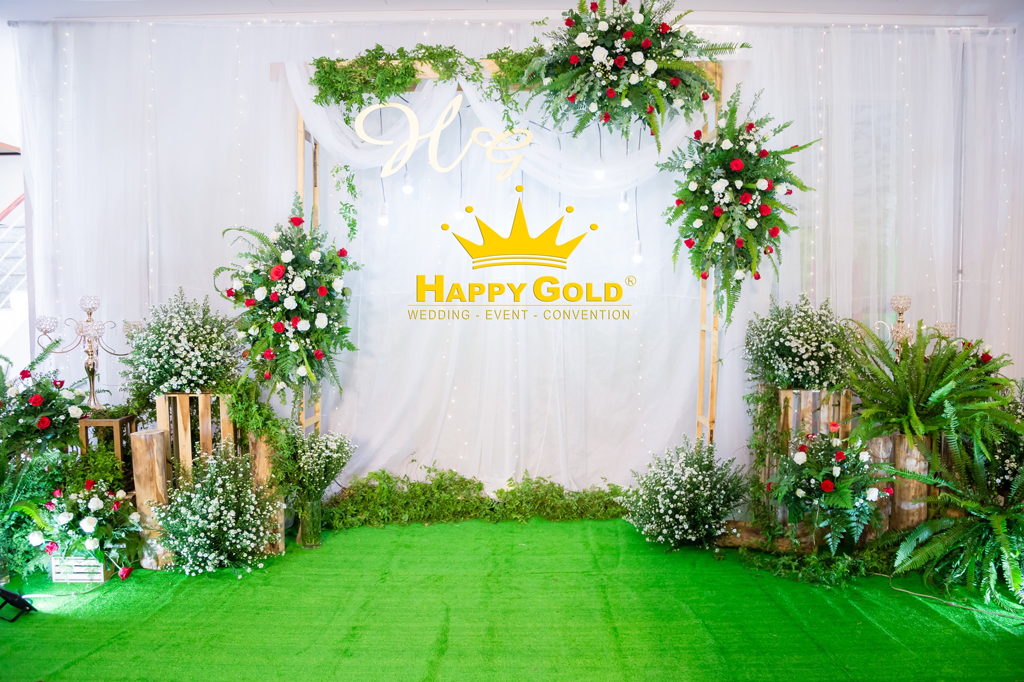 Trang trí tiệc cưới nhà hàng Happy Gold