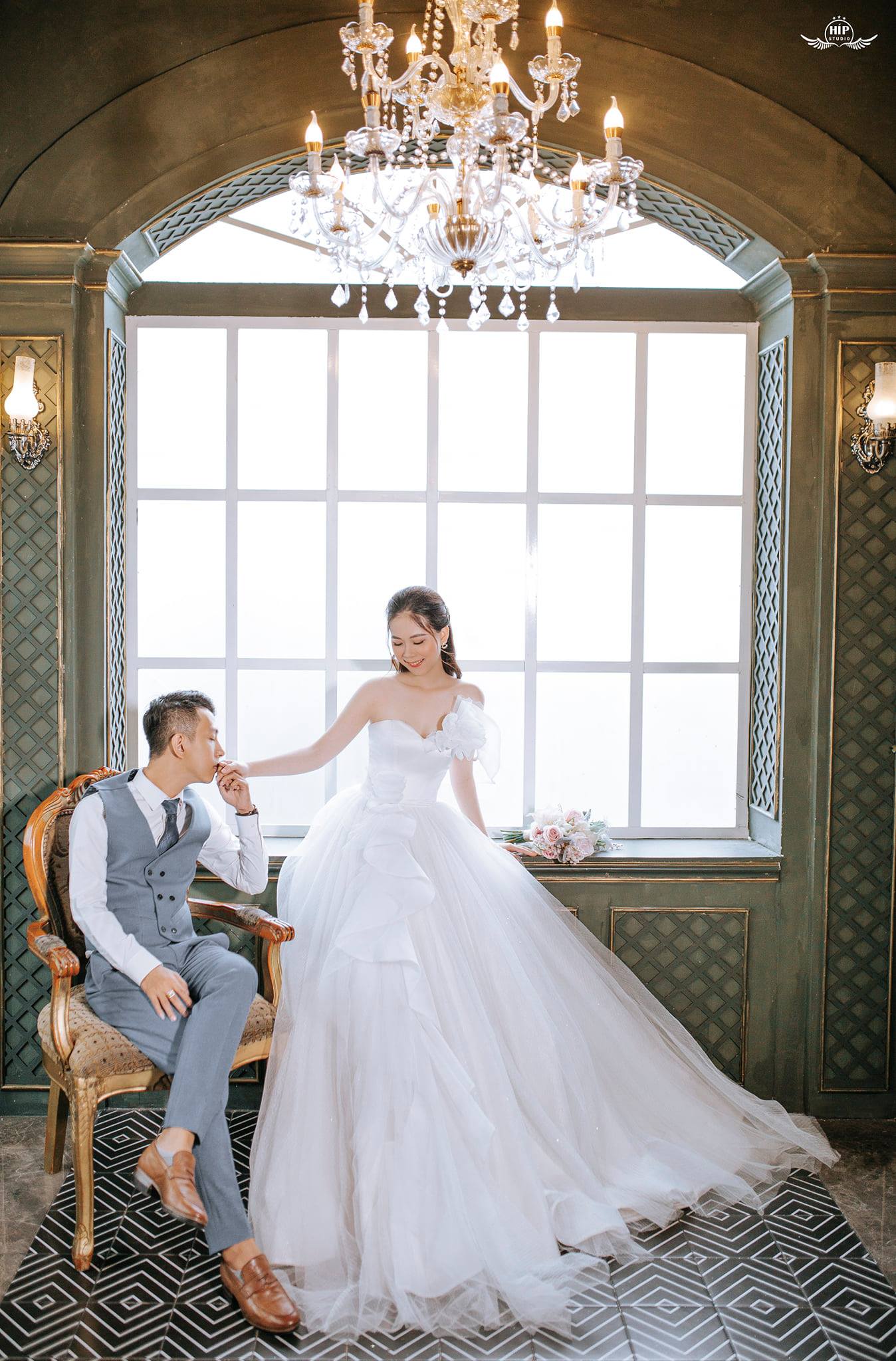 Phim Trường - Hip Wedding