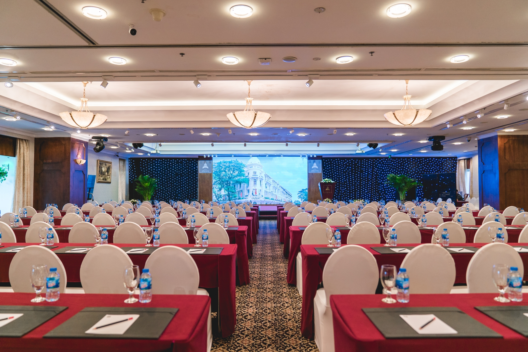 Tổ chức tiệc cưới tại Grand Hotel