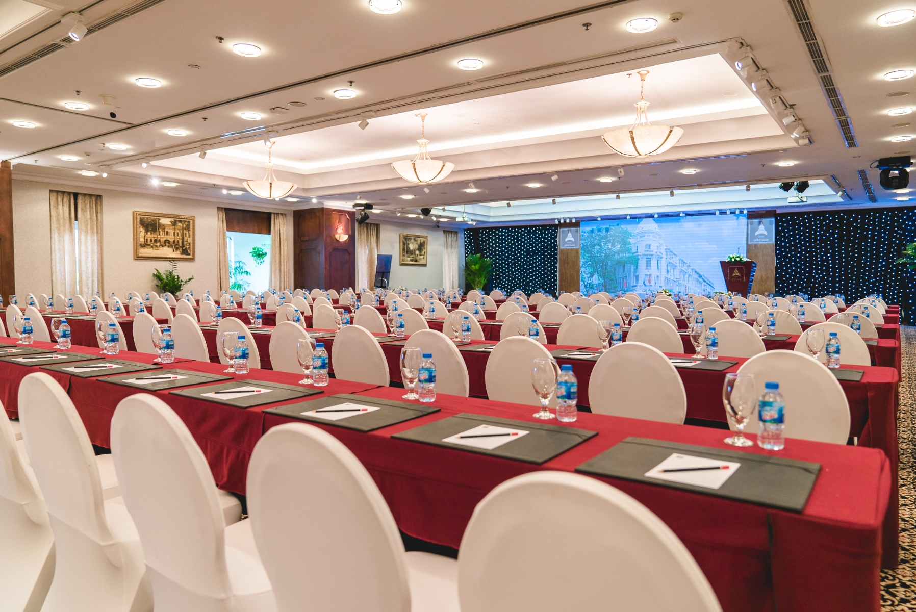 Tổ chức tiệc cưới tại Grand Hotel