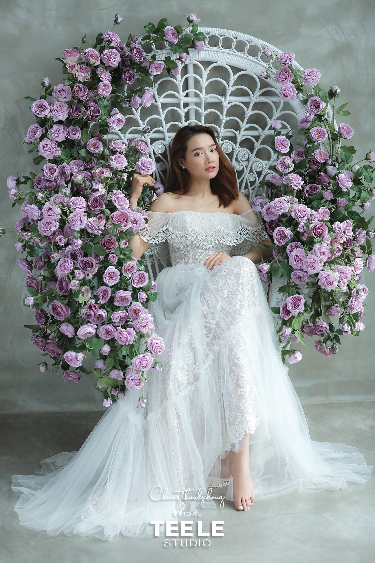 Cô Dâu Xinh Đẹp Với Váy Cưới Chung Thanh Phong