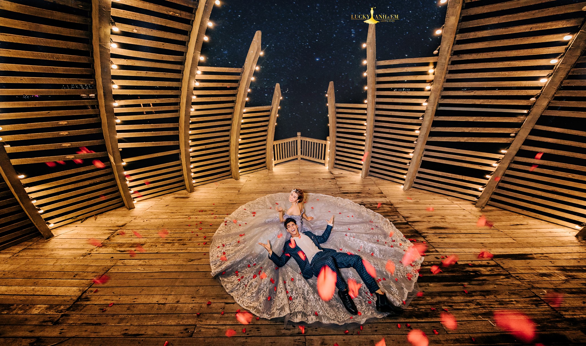 Hình cưới phim trường Alibaba