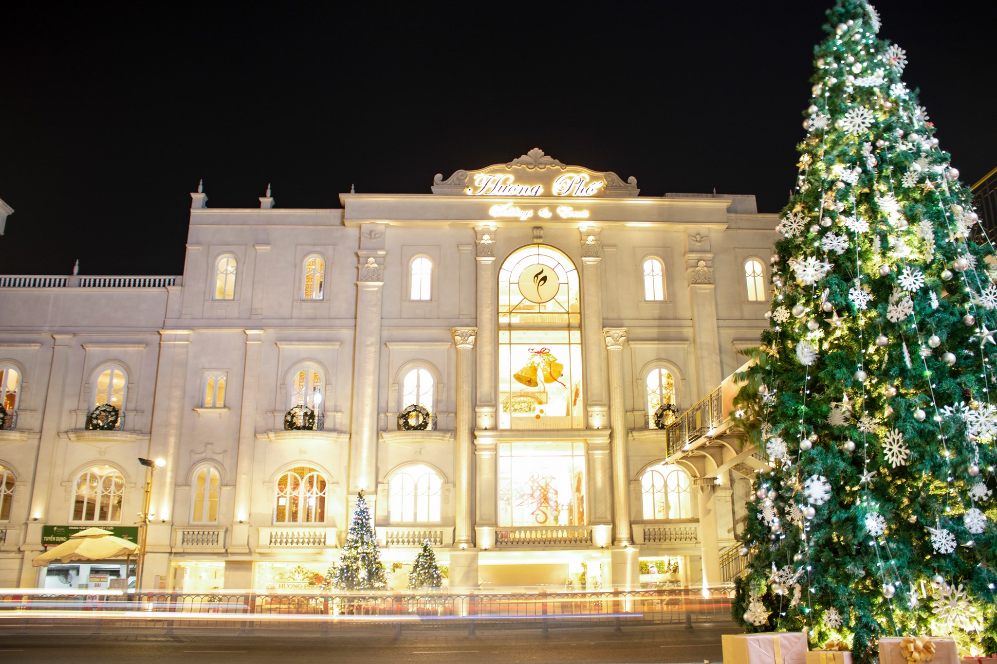 Nhà Hàng Tiệc Cưới Hương Phố