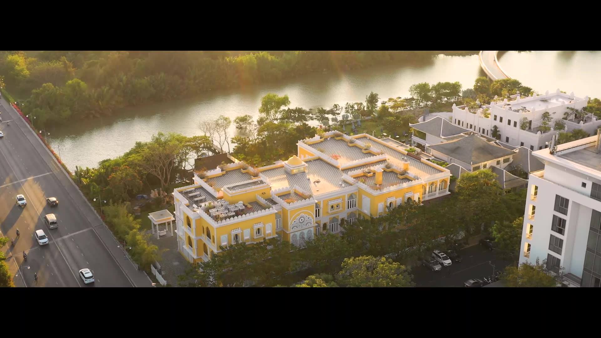 Chloe Gallery Living - Dining - Event